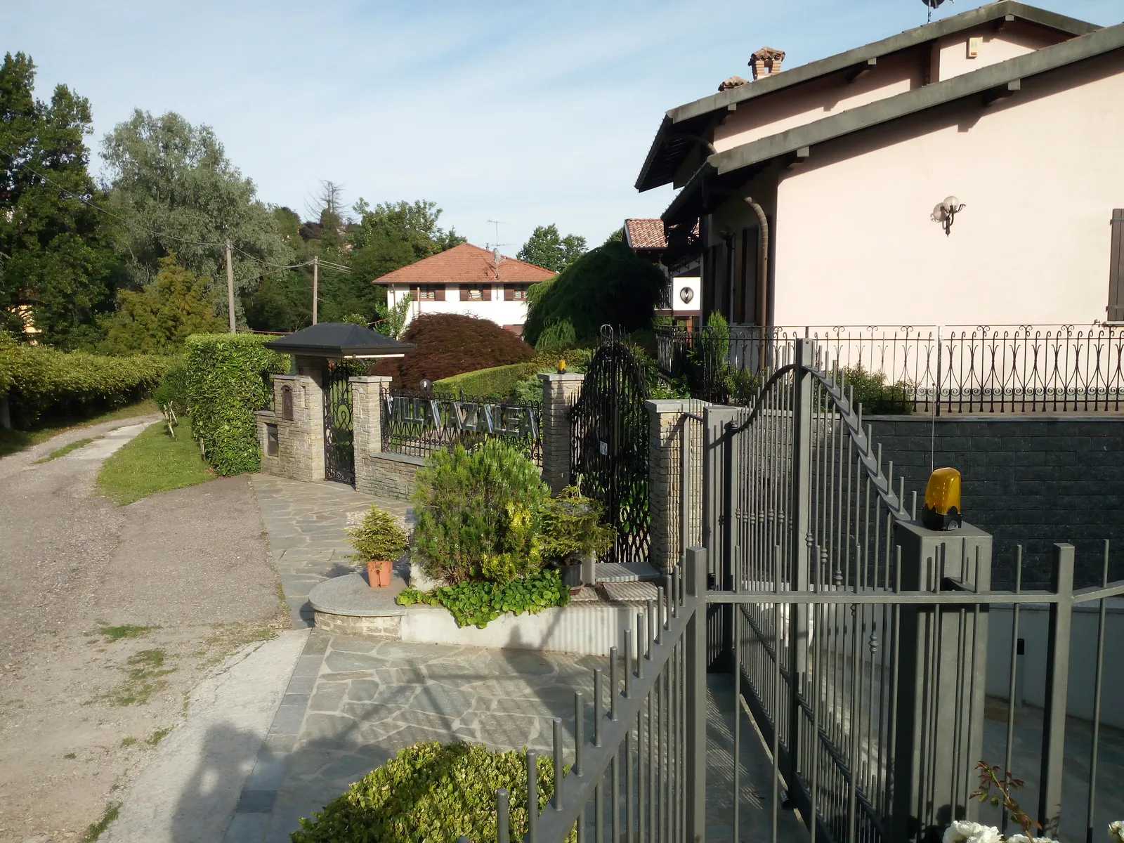 Il cancello d'ingresso