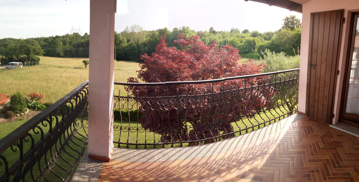 Il balcone con la vista sul verde